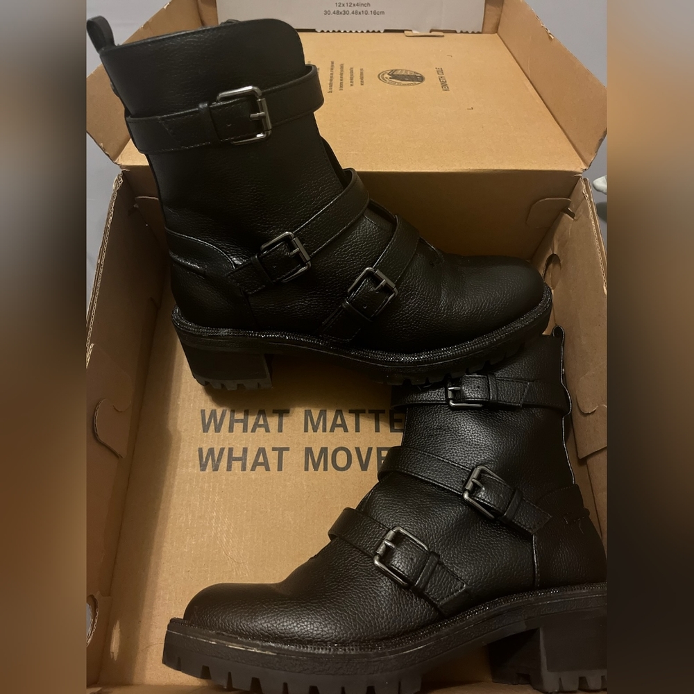 Kenneth Cole, size 6,